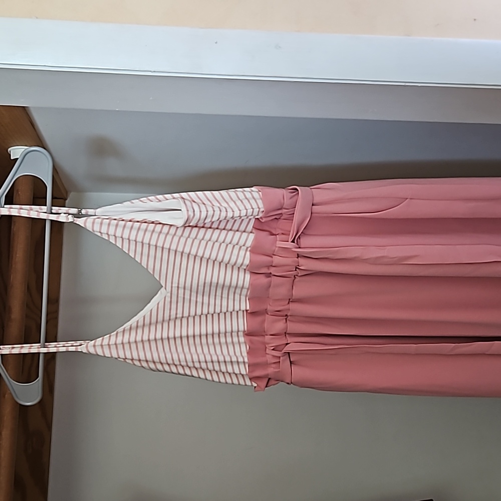 Mainstrip long pink dress